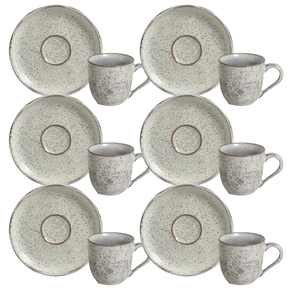 xicara de cafe com pires bio pistache porto brasil