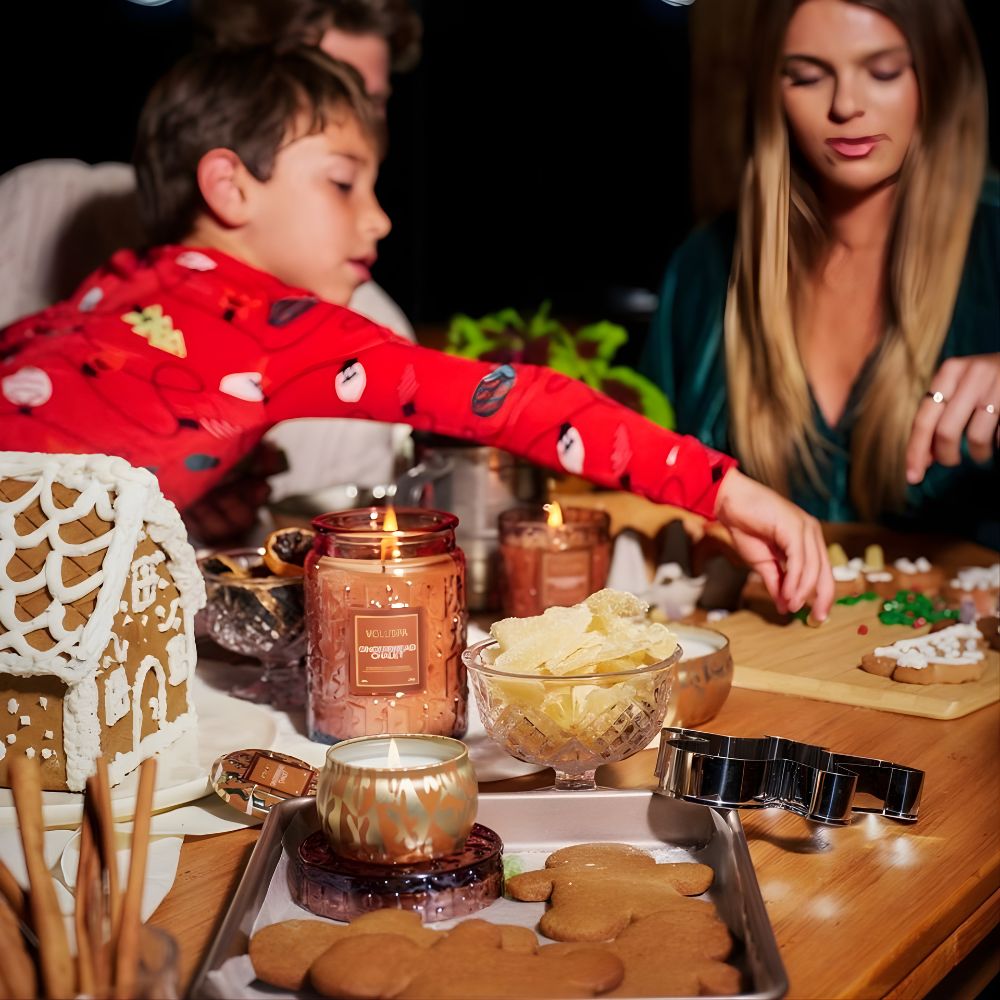 mini vela lata gingerbread chalet 25 horas voluspa 2