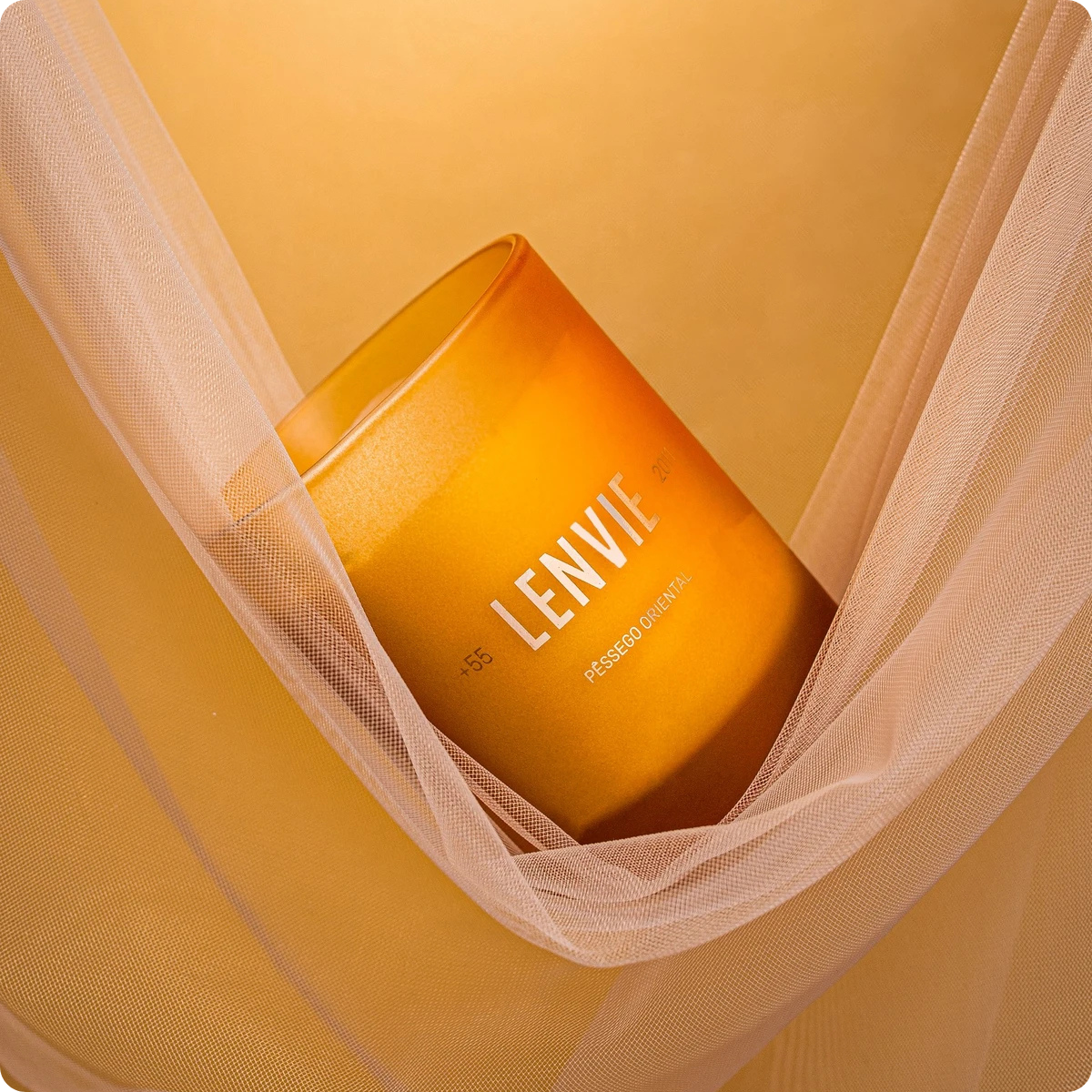 104083210 vela perfumada pessego oriental 210 g elementos lenvie ambiental