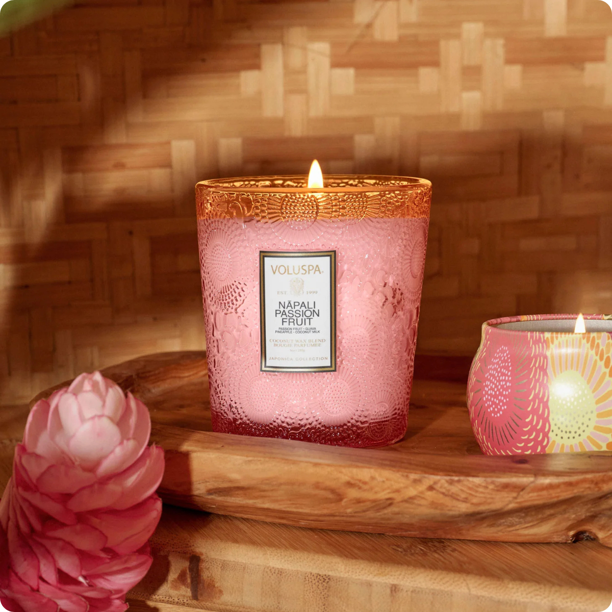 73443 vela copo de vidro classic napali passion fruit 60h voluspa ambiental